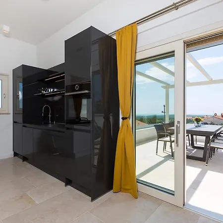 Carimelli Villa Kastelir